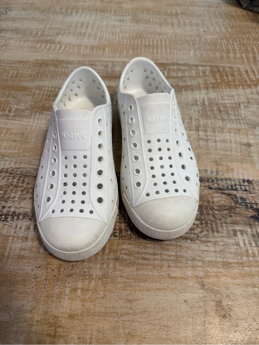 Girls white native shoes C13. GUC